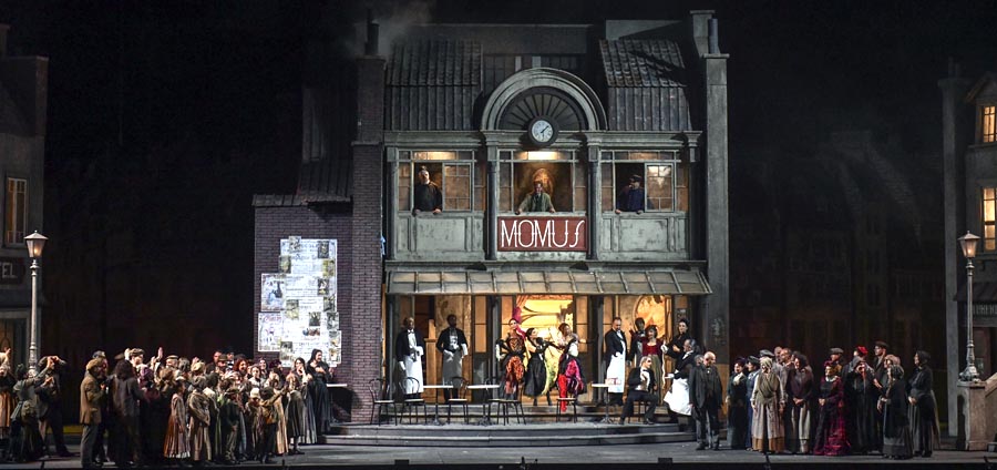 20250720_TorreDelLago_10_LaBoheme_CafeMomus_phGiorgioAndreuccetti 20250720_TorreDelLago_10_LaBoheme_CafeMomus_phGiorgioAndreuccetti