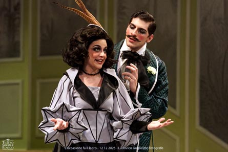 20251213_Ro_03_LOccasioneFaIlLadro_AnnaPieriGiuseppeDeLuca_phLudovicoGuglielmo