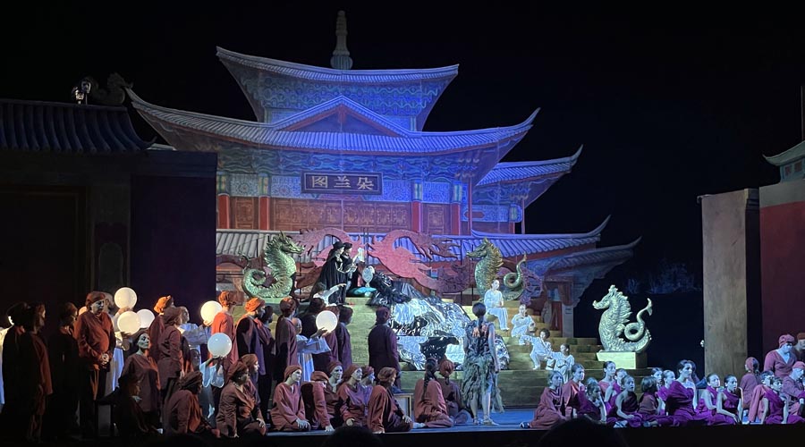 202516_TorreDelLago_01_Turandot_panoramica1_Facebook_phGiorgioAndreuccetti 202516_TorreDelLago_01_Turandot_panoramica1_Facebook_phGiorgioAndreuccetti