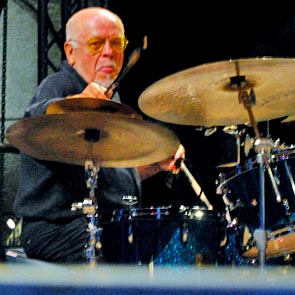 200820_Fe_01_UnMondoAPiuVoci_ElladeBandini 200820_Fe_01_UnMondoAPiuVoci_ElladeBandini