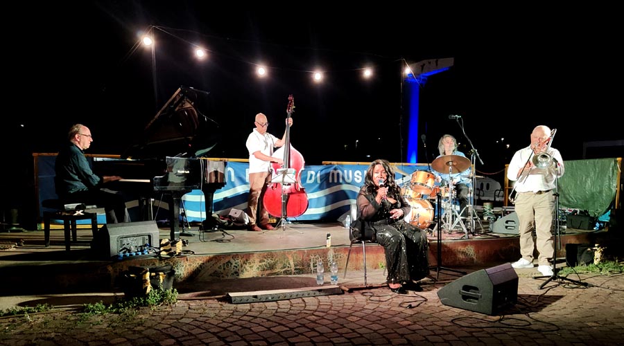 20260711_Fe_02_GruppoDei10-ConcertoDeniseKing_Facebook 20260711_Fe_02_GruppoDei10-ConcertoDeniseKing_Facebook